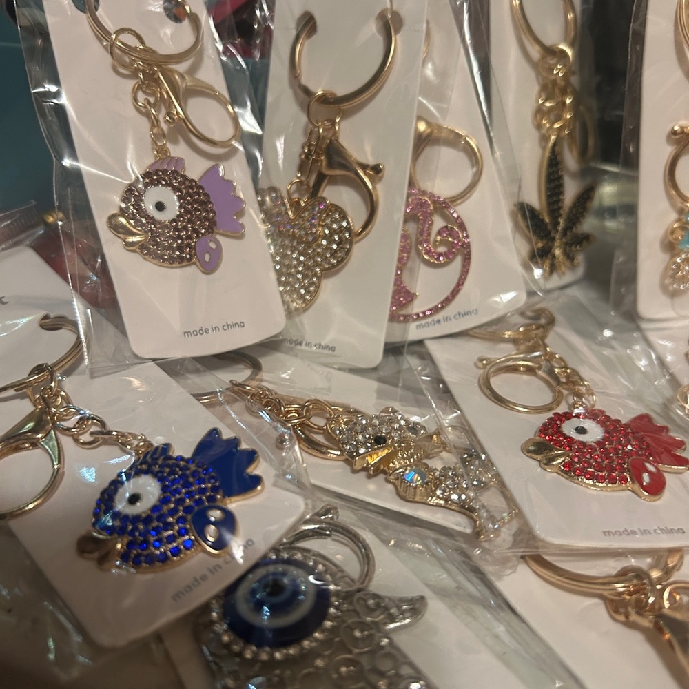 25 for $25 KeyChain Purse Charms CATS DOGS HAMSA HEARTS GUITARS CROSS - more NEW - Picture 7 of 14
